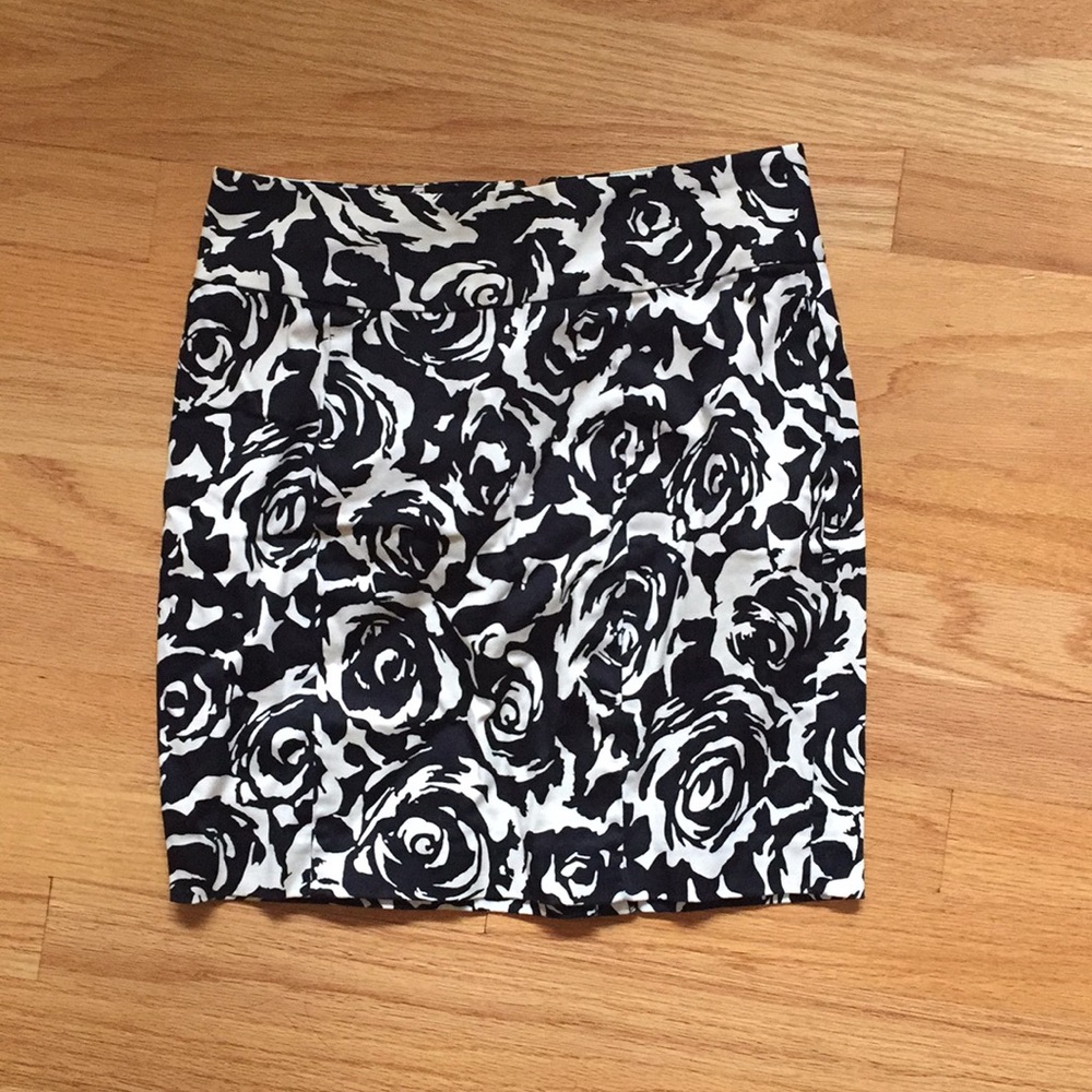 Forever 21 Rose Print Pencil Skirt